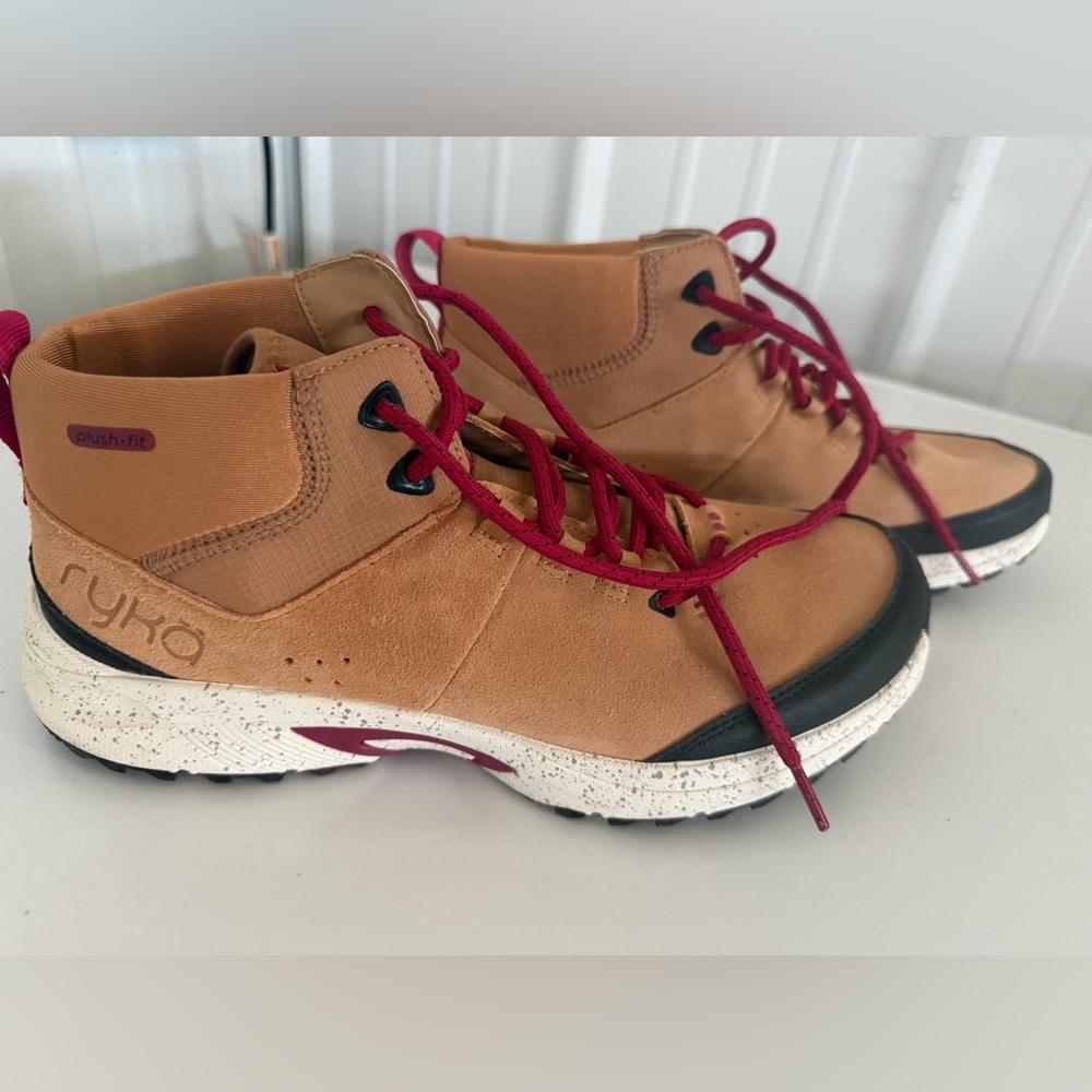 Ryka Summer Mid - winter hiking sneakers